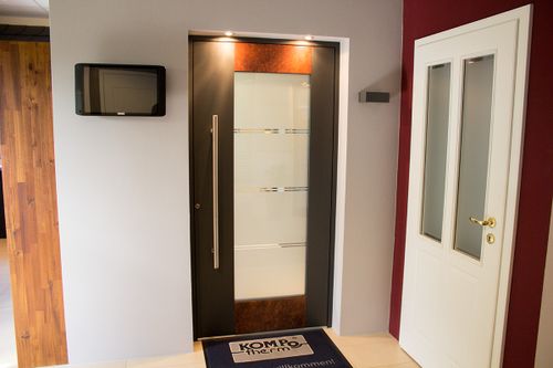 Ausstellung mit ca. 30 Haus- und Innentüren - KAPPELHOFF in Melle