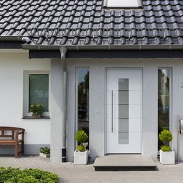 Einbaubeispiele | Moderne Haustür in Farbe Weiß | KAPPELHOFF in Melle